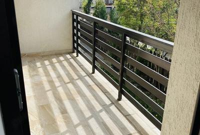 Apartament cu 2 camere decomandat în Tractorul - 3