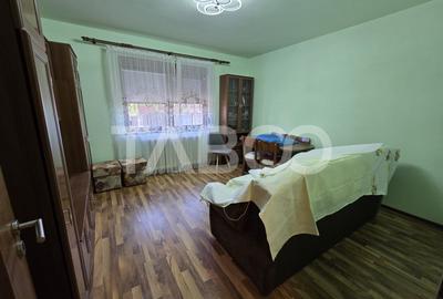 Casa individuala de vanzare 4 camere garaj curte 1310 mp Gusterita - 10