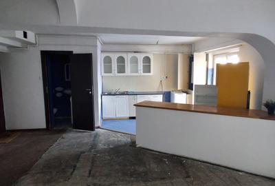 Apartament cu 3 camere decomandat în Centrul Civic - 10