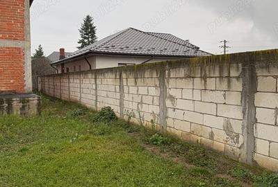 Casă cu Teren 750 Mp în Postârnacu - 2