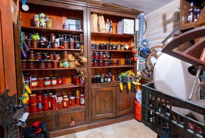 Casă individuală cu 8 camere cu Canalizare în Apărătorii Patriei - 17