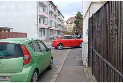 Apartament cu 2 camere semidecomandat în Centrul Civic