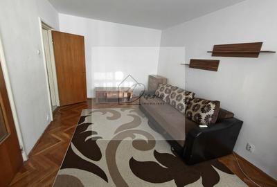 Apartament cu 3 camere decomandat, mobilat în Colentina