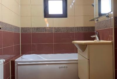 De vanzare apament 4 camere - 4