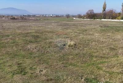 Teren de 740 mp, în Tractorul - 3