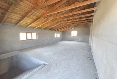 Casă cu Teren 480 Mp în Costi - 2
