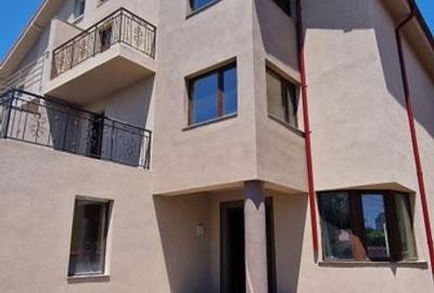 Casă individuală cu 9 camere în Central
