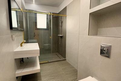 Penthouse cu 3 camere decomandat în Central - 11