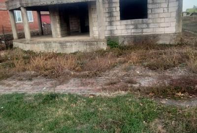 Casă cu 6 camere în Carani - 1