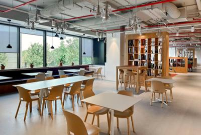 Alăturați-vă unei comunități de afaceri în ascensiune în Spaces Campus 6 - 1