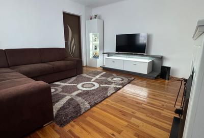 Apartament cu 3 camere semidecomandat în Central - 1