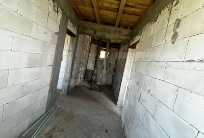 Casă cu 2 camere cu Teren 500 Mp în Piața Centrală - 7