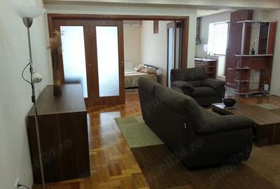 Apartament cu 3 camere semidecomandat în Vest