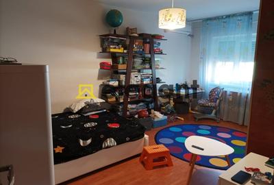 Apartament cu 2 camere decomandat, mobilat în Rovine - 5