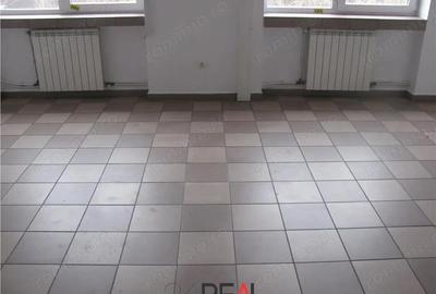 Spațiu comercial, în Regie - 4