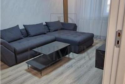 Apartament cu 3 camere decomandat, mobilat în Lipovei