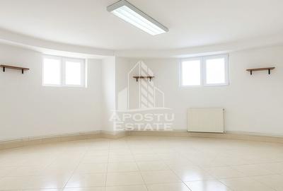 Apartament cu 3 camere, la demisol inalt , zona Steaua - 1