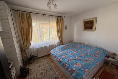Casă cu 4 camere cu Teren 70 Mp în Florești