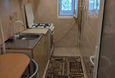 Garsonieră decomandată în Baza 3