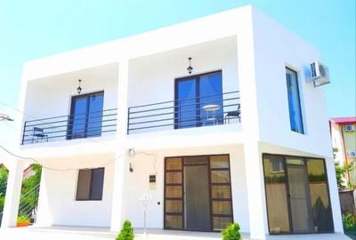 Apartament cu 4 camere în Central - 1