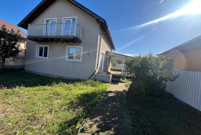 Casă cu 4 camere cu Teren 500 Mp în Central - 1