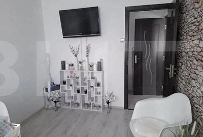 Apartament cu 3 camere semidecomandat, mobilat în Spitalul Județean - 1