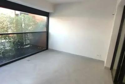 Apartament cu 4 camere decomandat în Titan