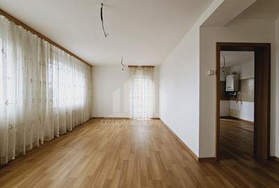 Apartament cu 3 camere decomandat în Micești - 2