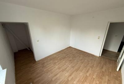 Apartament 3 camere, in casa tip vila, cu terasa extinsa, gradina + parcare - 8