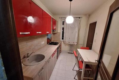 Apartament cu 3 camere semidecomandat în Ultracentral