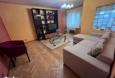 Apartament cu 4 camere decomandat, mobilat în Brazda lui Novac
