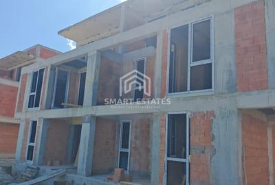 Duplex cu 4 camere cu Canalizare în 1 Decembrie 1918 - 2