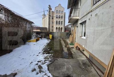Casă cu 4 camere cu Teren 1500 Mp în Central - 12