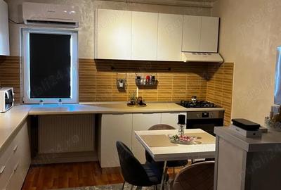 Apartament cu 3 camere decomandat în Sebastian - 3