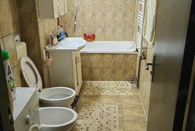 Vand apartament 3 camere,80 mp cu curte - 10