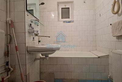 Apartament cu 3 camere decomandat în 1 Mai - 1