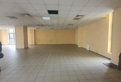 Spațiu comercial, de 185 mp, în Central - 1