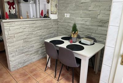 Apartament cu 3 camere semidecomandat în Central - 1