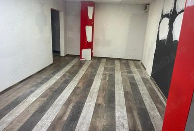 Spațiu comercial, de 42 mp, în Central - 4