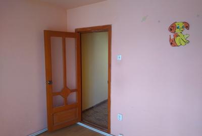 Apartament cu 3 camere în Micro 3 - 8