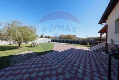 Casă mobiliata si utilata, 2389 mp teren, Sanpetru - 3