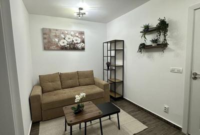 Garsonieră decomandată în Titan