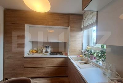 Apartament cu 3 camere decomandat, mobilat în Tractorul - 5