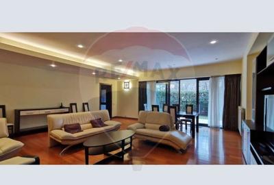 INCHIRIERE Apartament cu 3 camere + curte in zona Primaverii