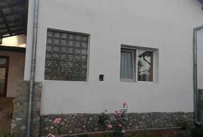 Casă cu 5 camere în Central - 2