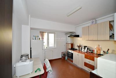 Semicentral | bloc nou | 4 camere mobilat, utilat | 2 balcoane | garaj - 4
