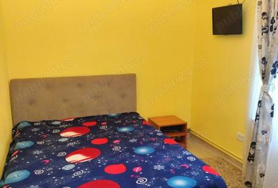 Proprietar vand casa individuala cu curte comuna, compusa din 3 camere, situata in zona Mehala - 6