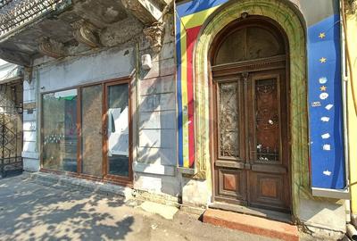 Casă cu 7 camere cu Teren 195 Mp în Libertății