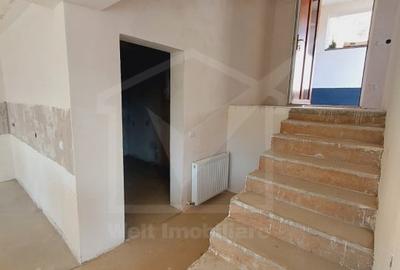 Duplex cu 4 camere cu Canalizare în Stolna - 8