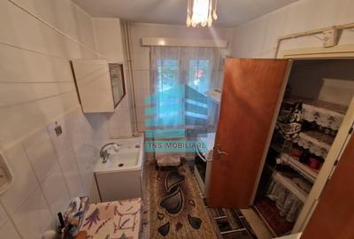 Apartament cu 3 camere decomandat în Titan - 12